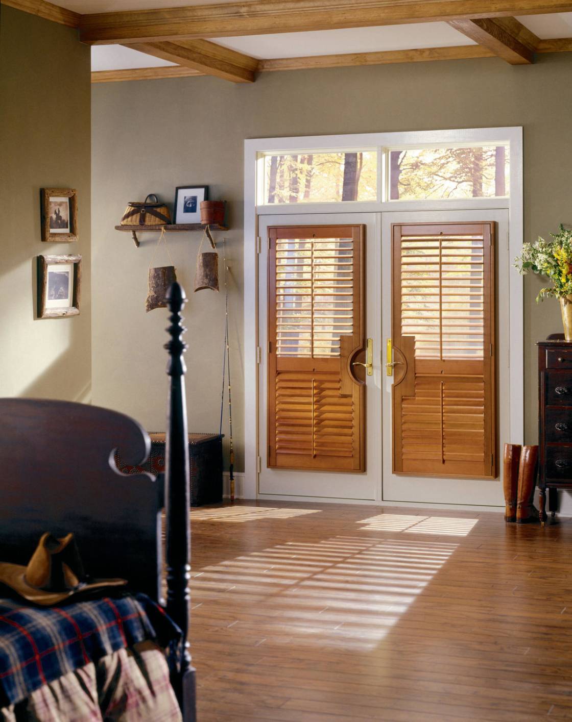 Hunter Douglas Heritance® Hardwood Shutters, wooden shutters, wood window blinds near Fremont, California (CA)